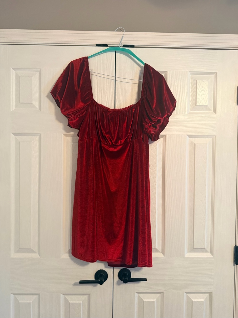 ARULA Red Velvet Puff-Sleeve Mini Dress